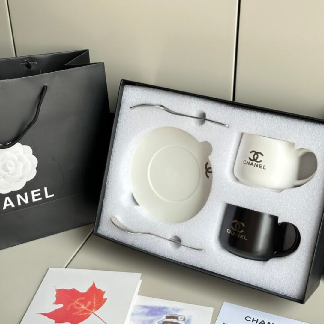 Chanel mug set