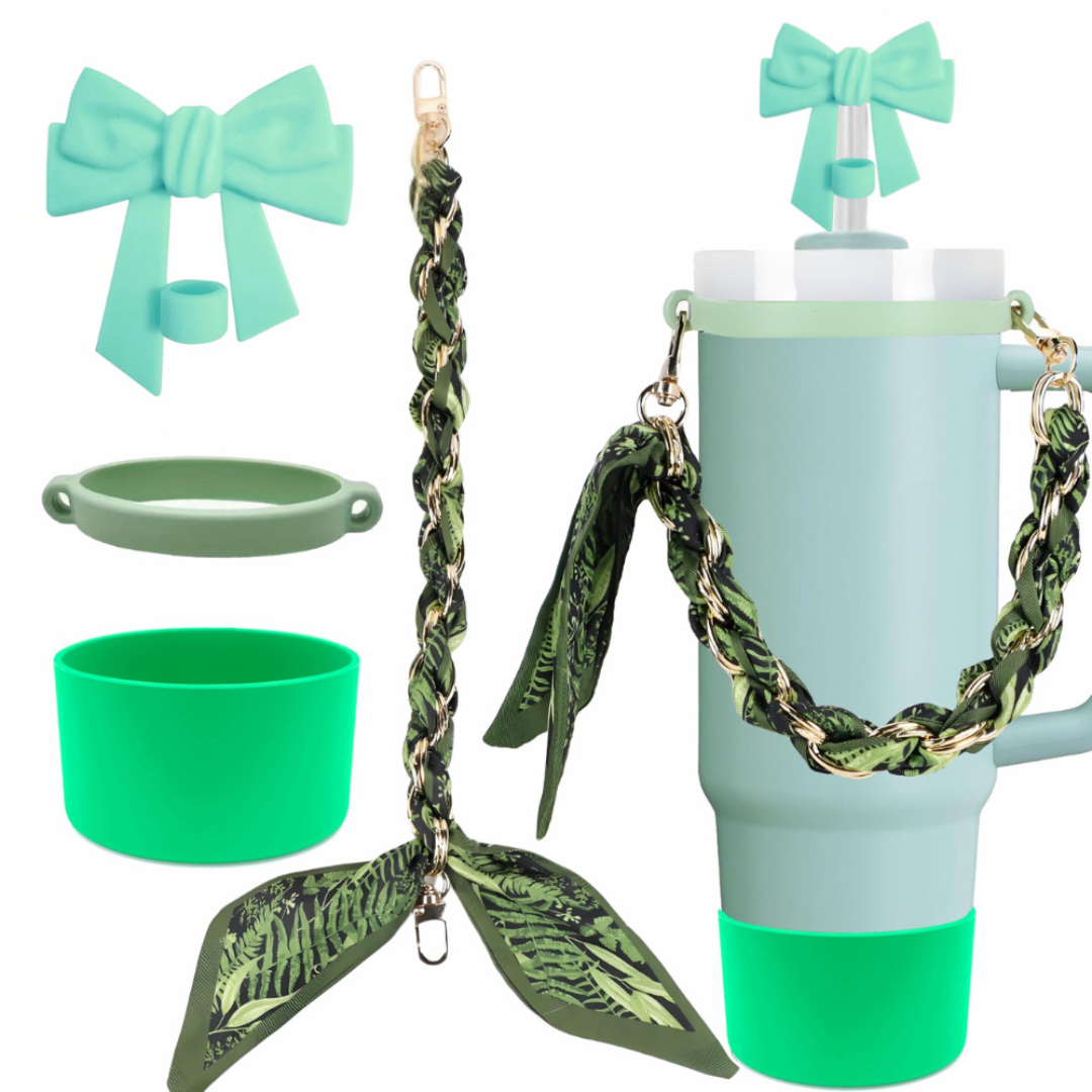 Sip in Style – The Chic Chain Tumbler