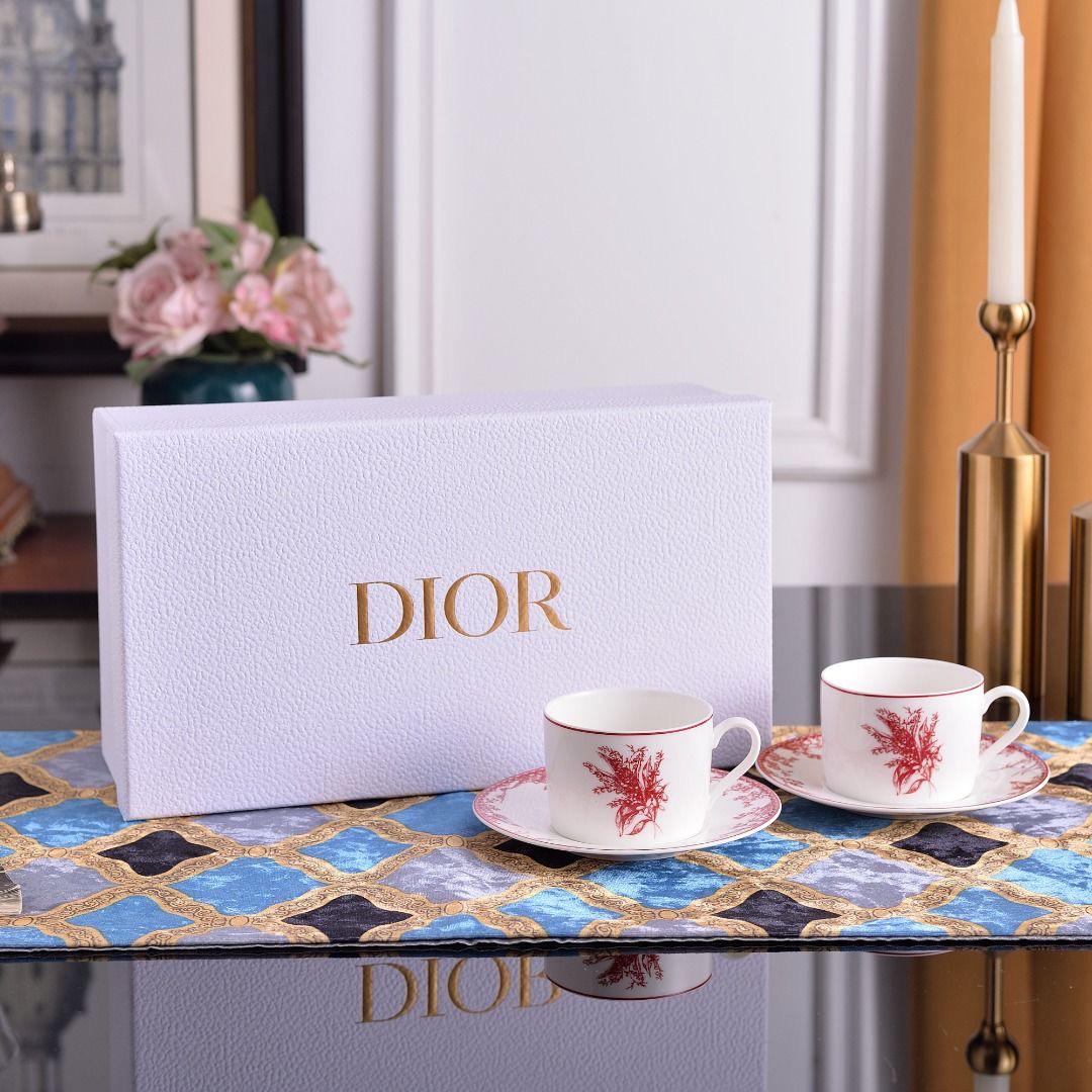 Dior cup