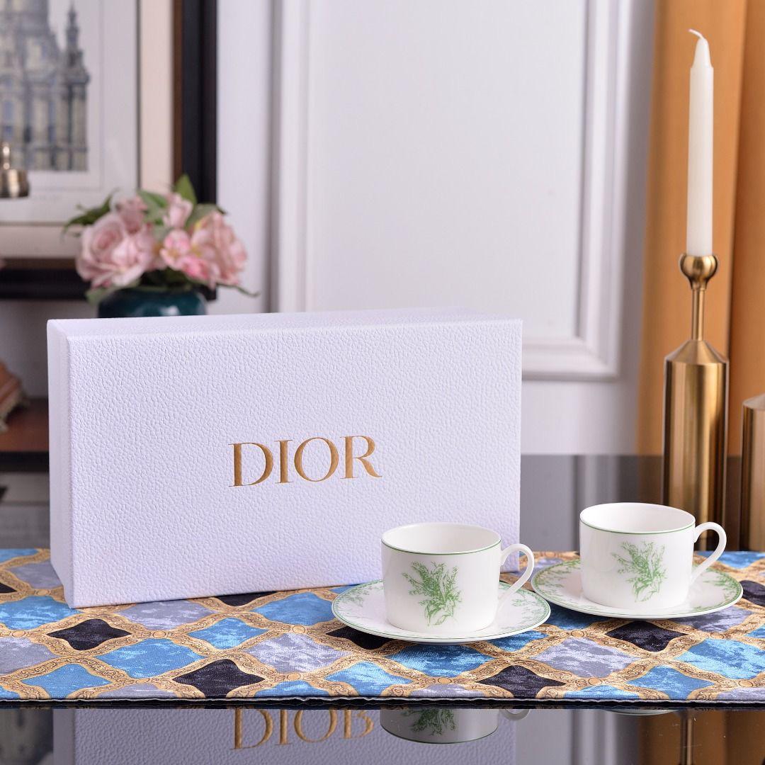 Dior cup
