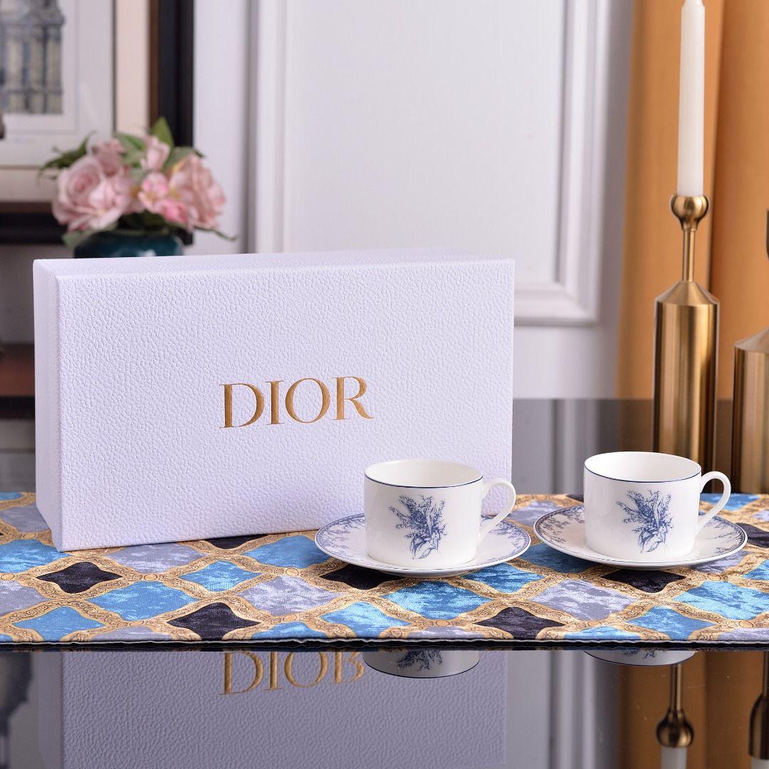 Dior cup