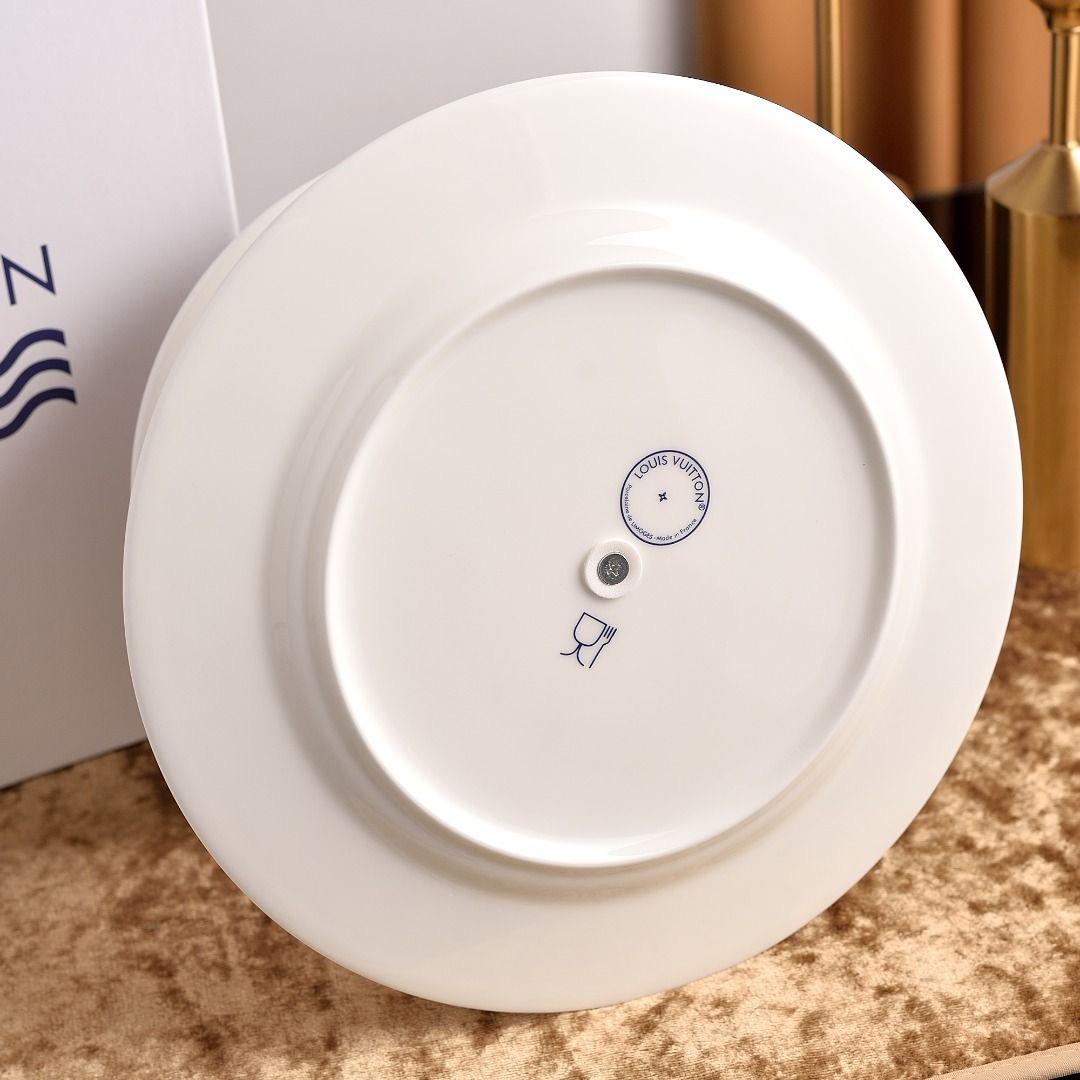 Louis Vuitton porcelain set