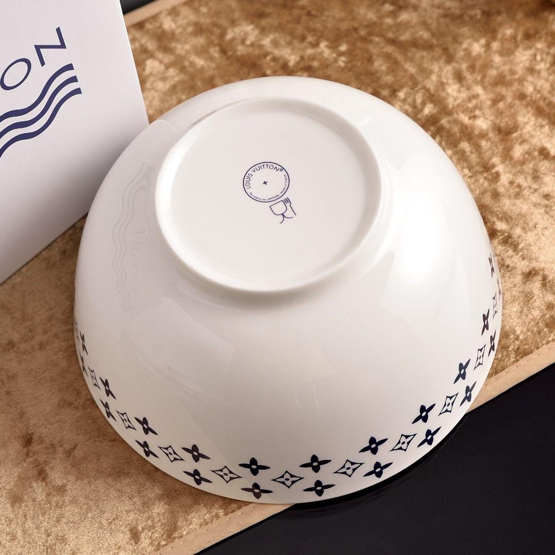 Louis Vuitton porcelain set