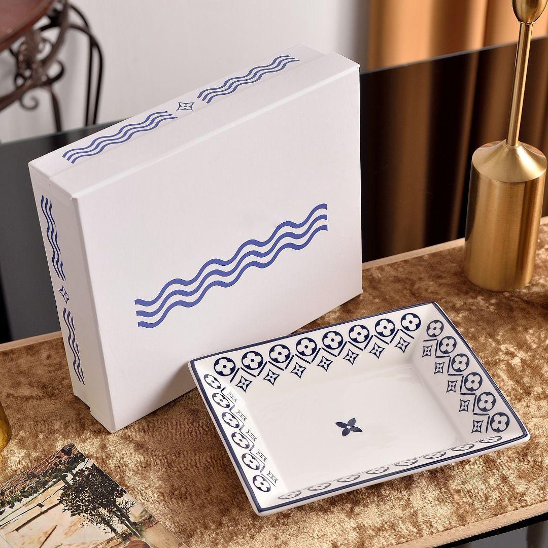 Louis Vuitton porcelain set
