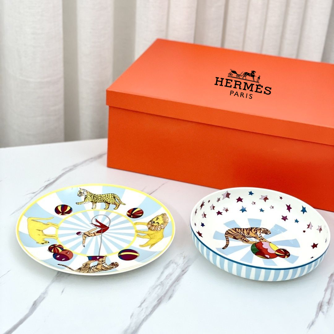 Hermès porcelain dinnerware