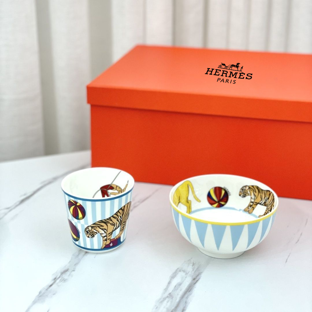 Hermès porcelain dinnerware