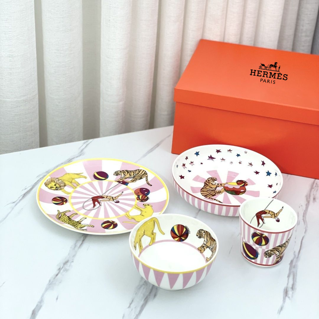 Hermès porcelain dinnerware