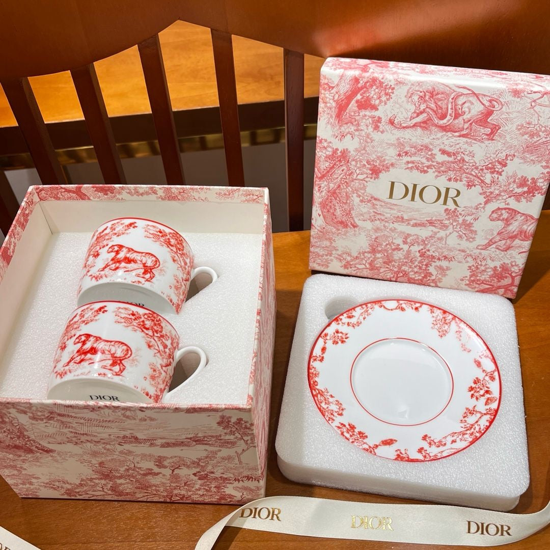 Dior cup Jungle Red