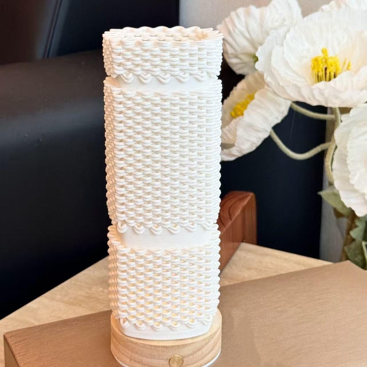 Bvlgari Modern White Ceramic Geometric Table Lamp