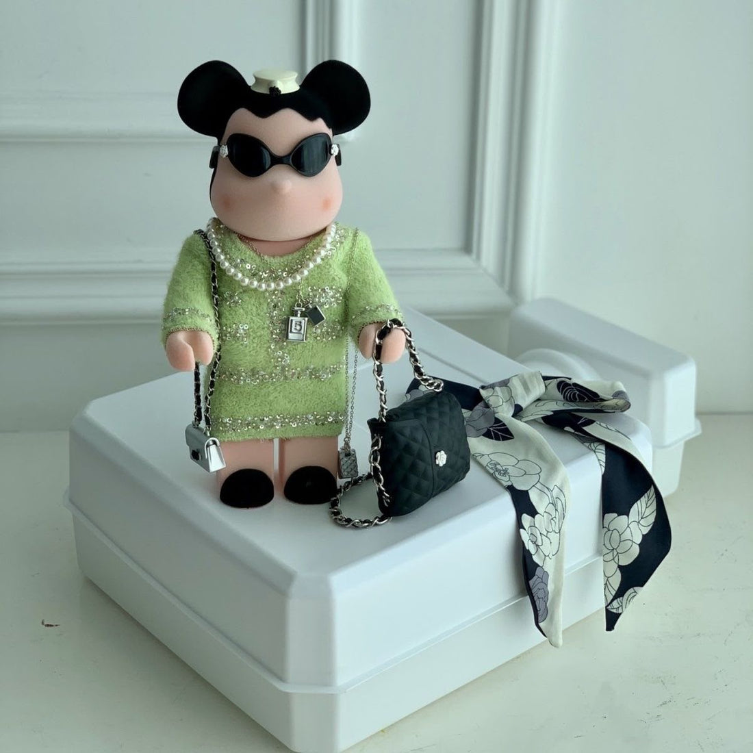 Coco Chanel-inspired Violent Bear 28cm flocked material Coco Chanel