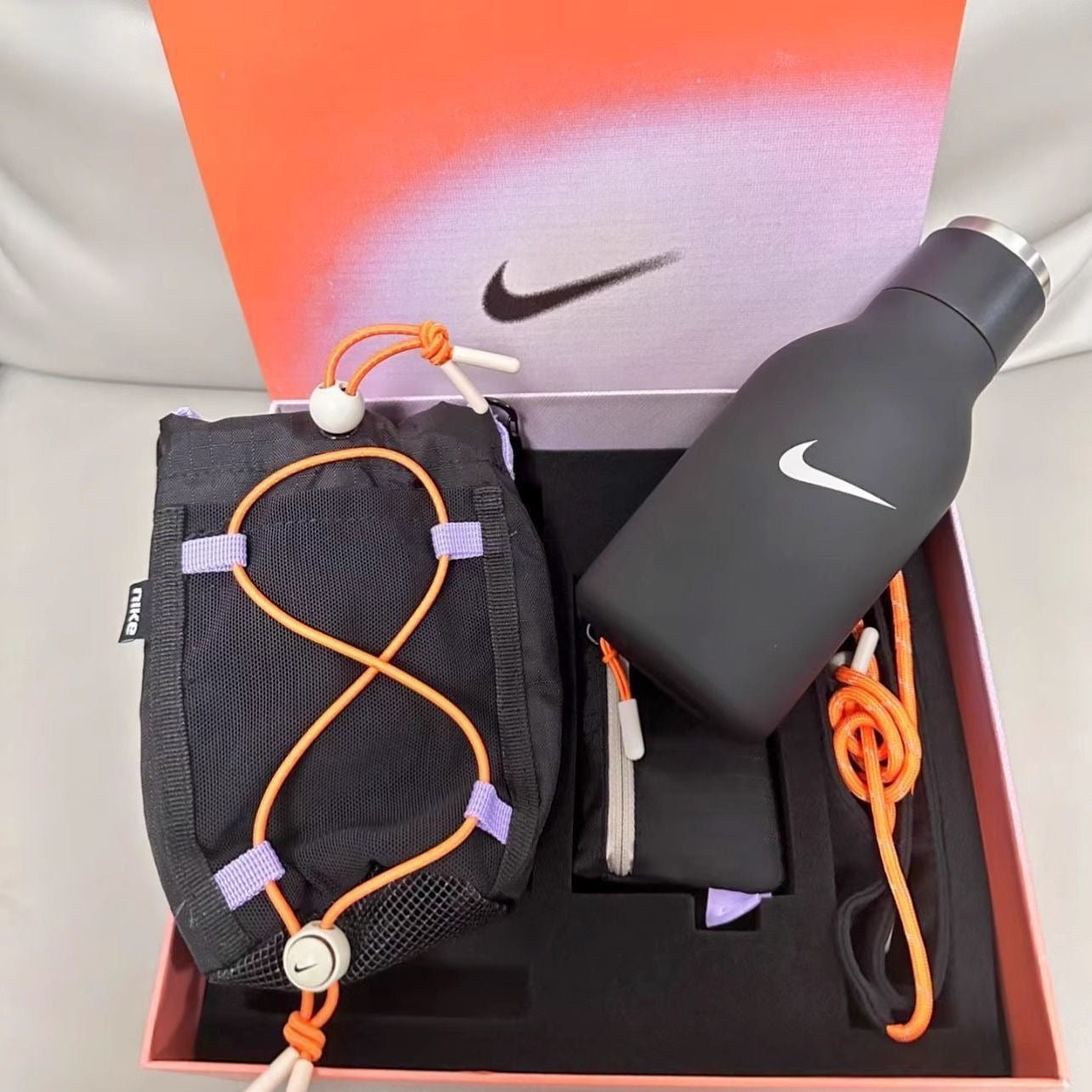 Nike Thermos set