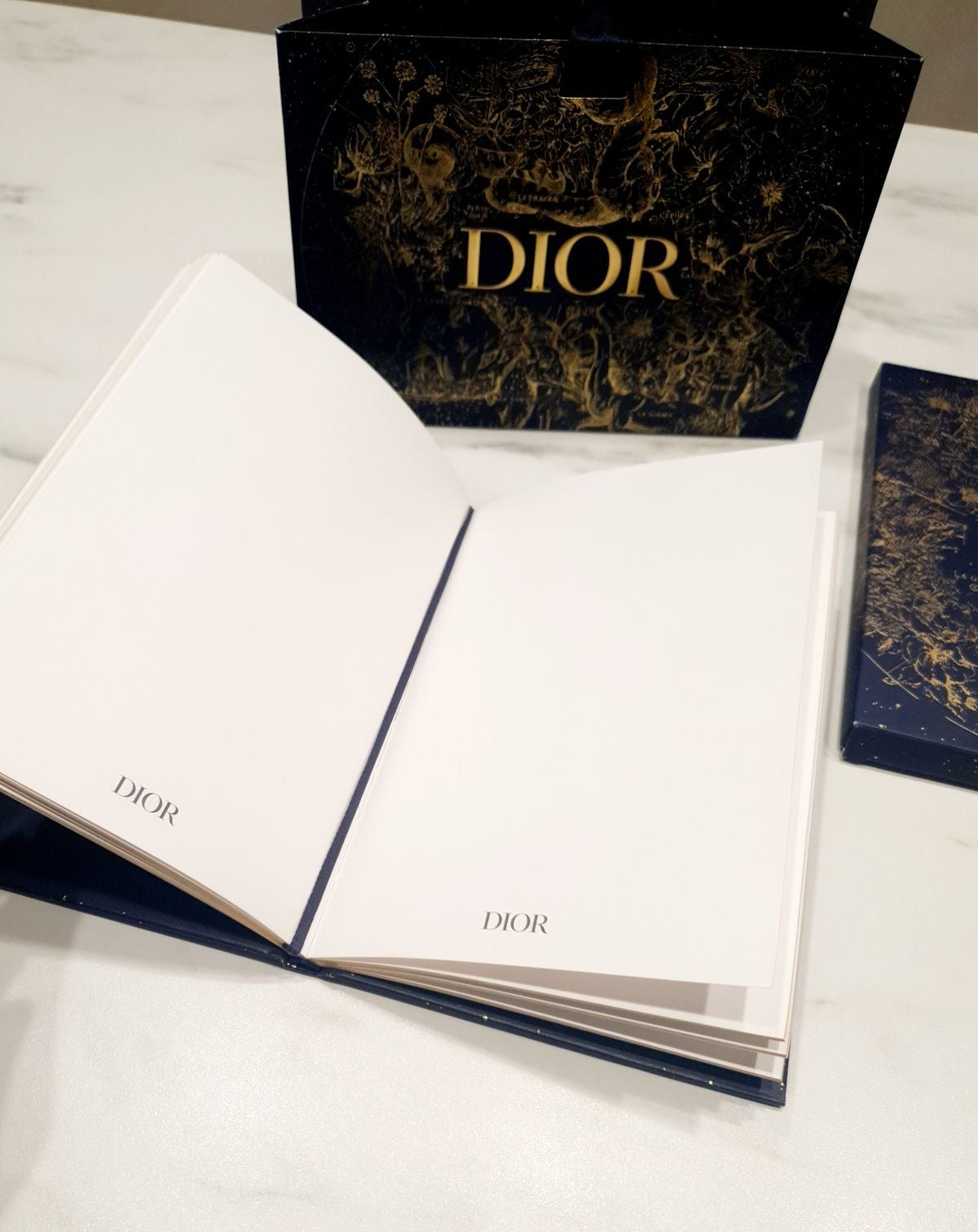 DIOR NOTEBOOK HOLIDAY 2022 Edition