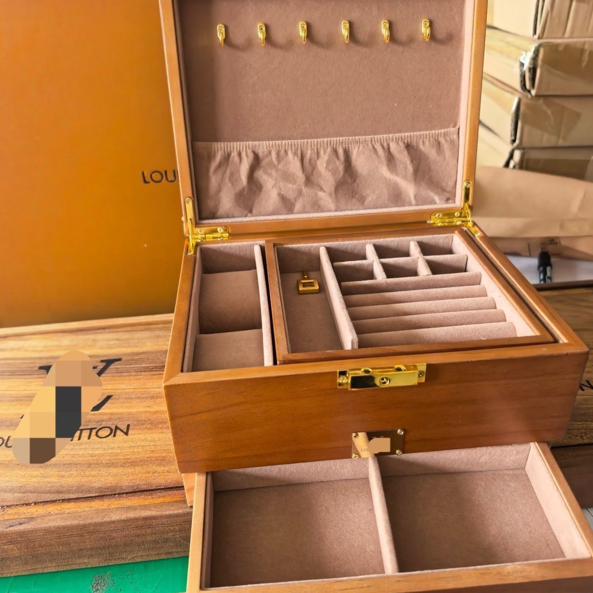 louisvuitton 3-layer wooden jewelry trunk box. DIOR