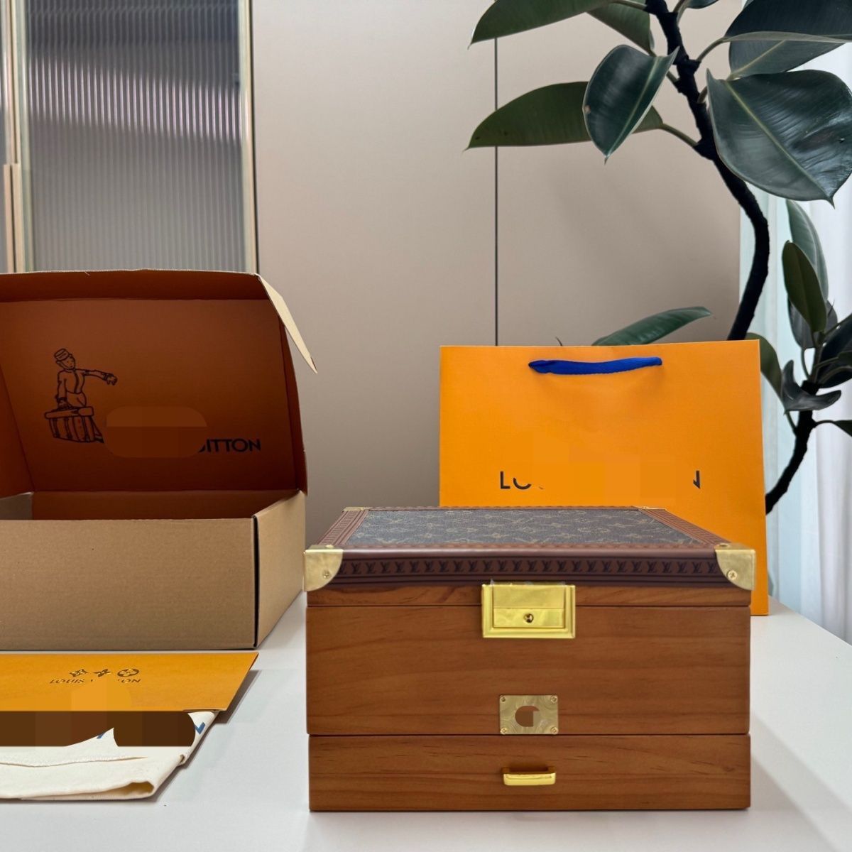 louisvuitton 3-layer wooden jewelry trunk box. DIOR