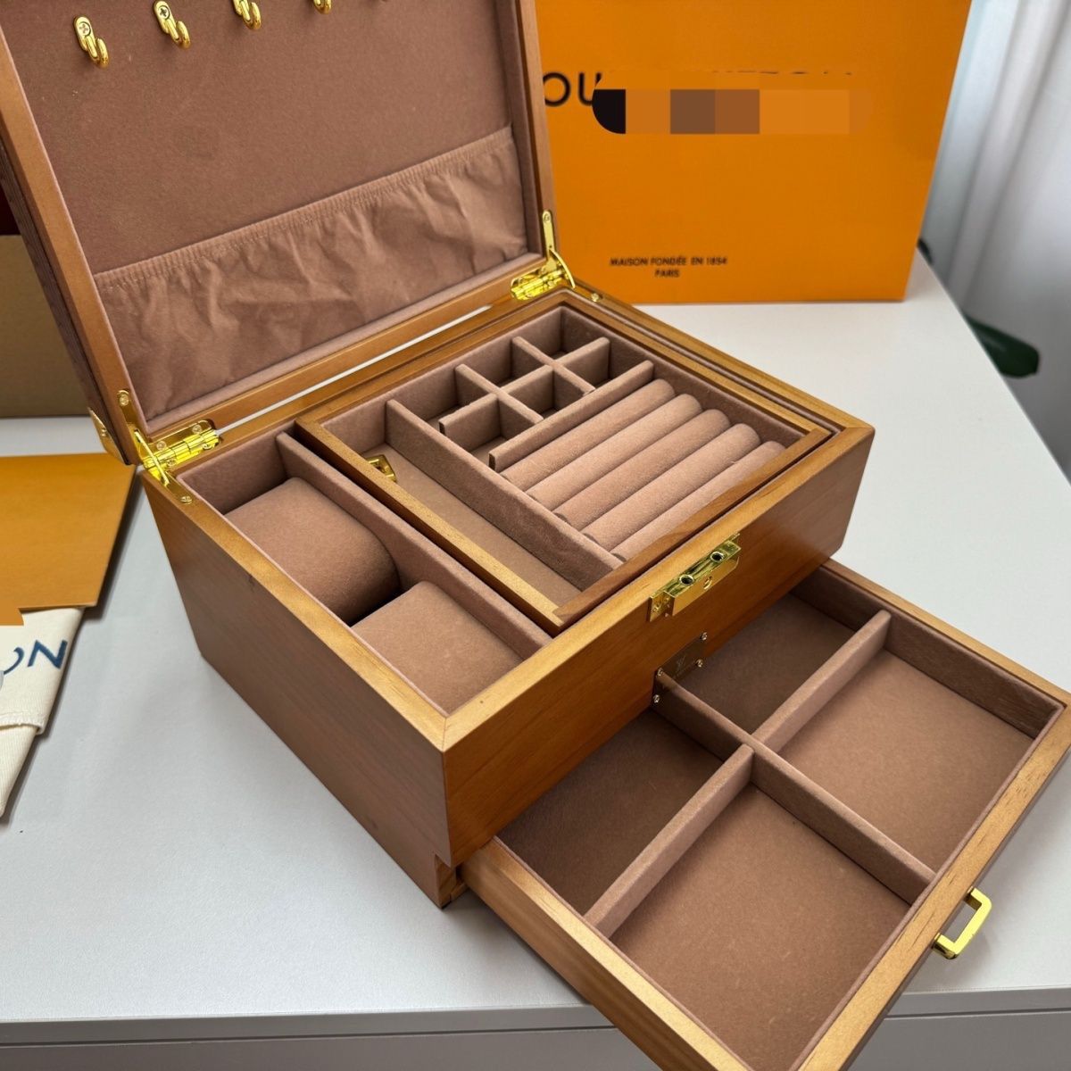 louisvuitton 3-layer wooden jewelry trunk box. DIOR