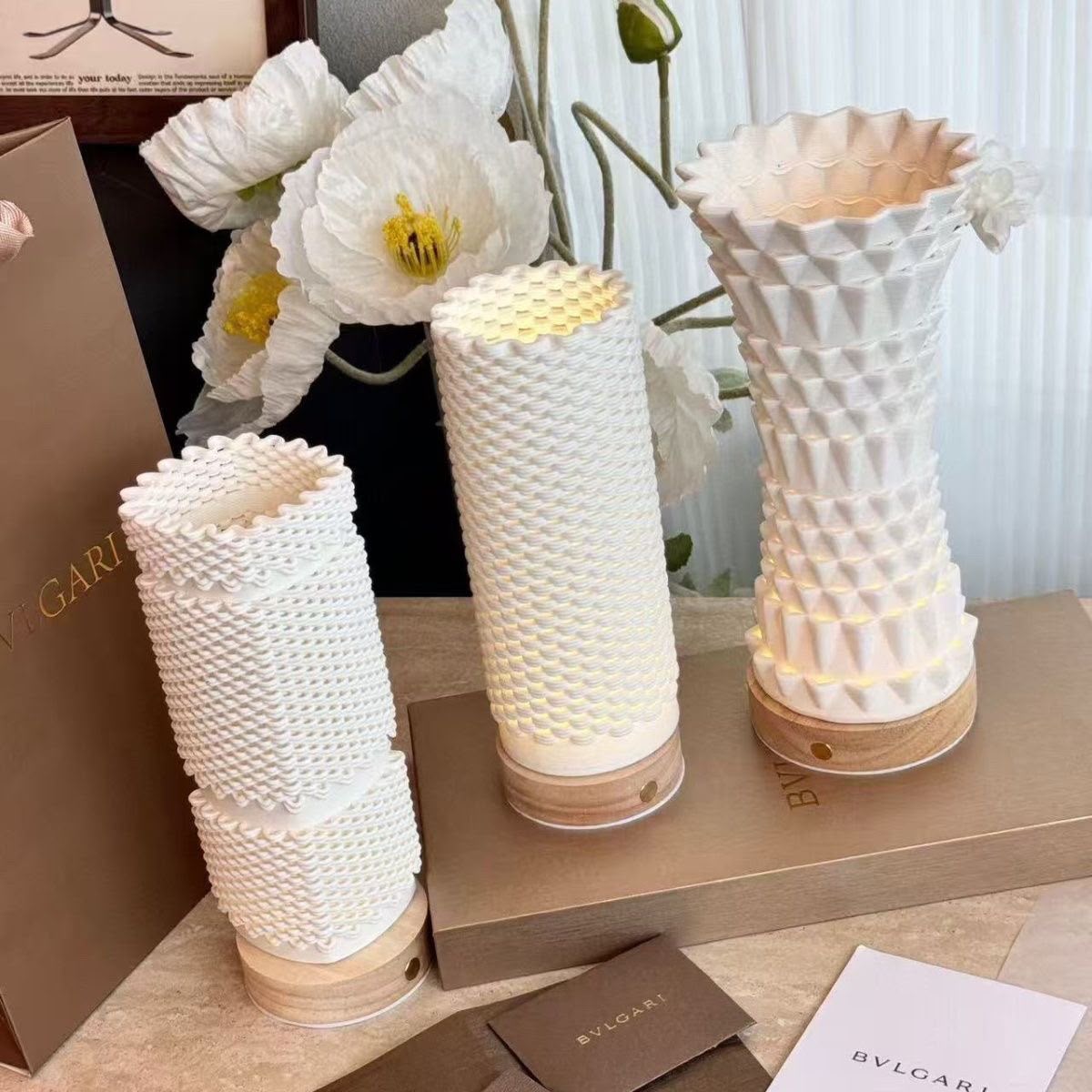 Bvlgari Modern White Ceramic Geometric Table Lamp