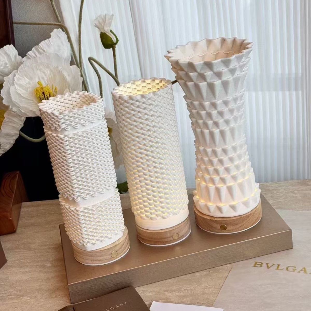 Bvlgari Modern White Ceramic Geometric Table Lamp