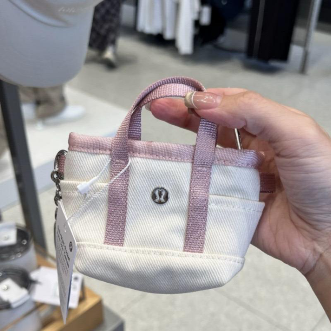 Lululemon mini fabric pouch