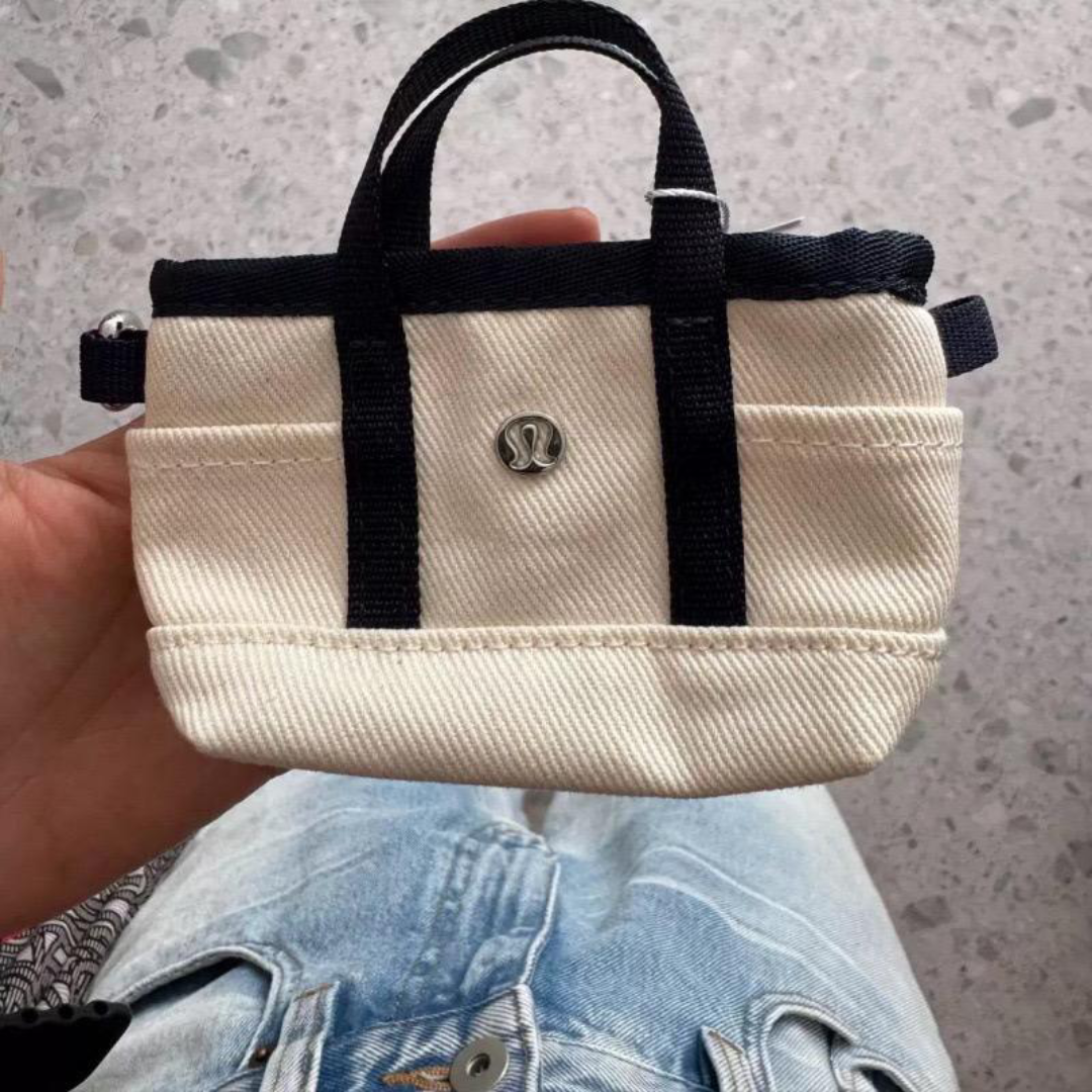 Lululemon mini fabric pouch