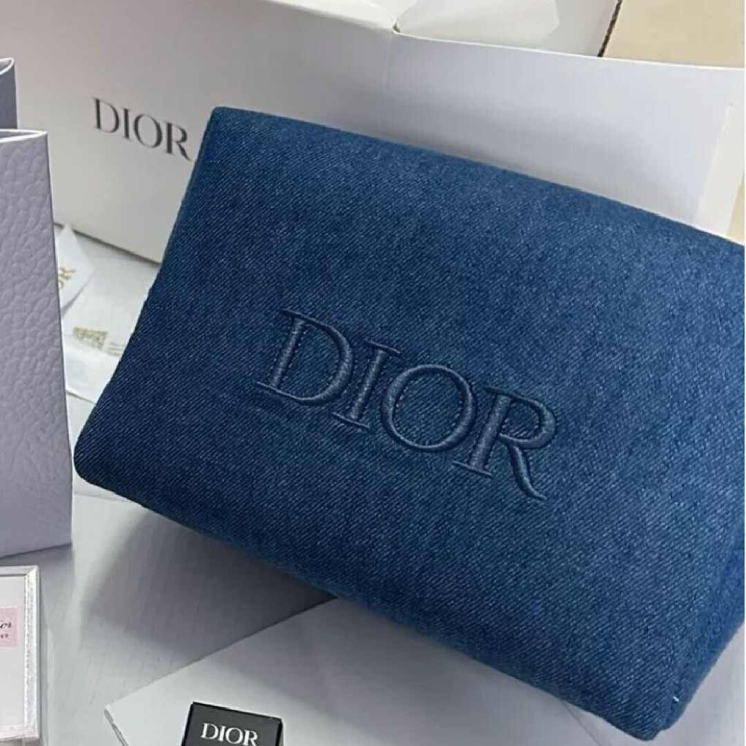 Dior Cosmetics Fragrance 4-Piece Set with Makeup Bag Blend Gifts