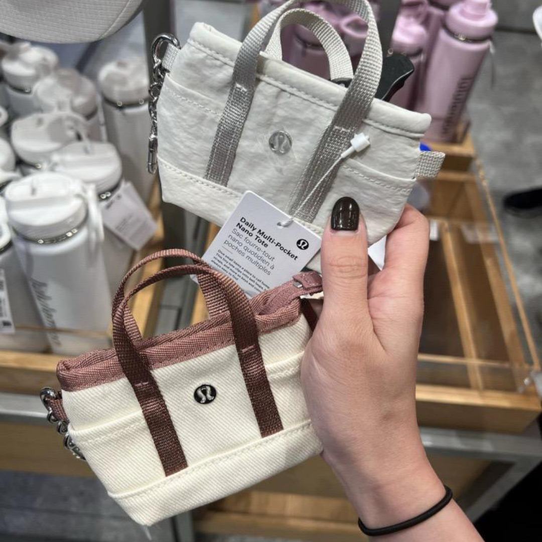 Lululemon mini fabric pouch