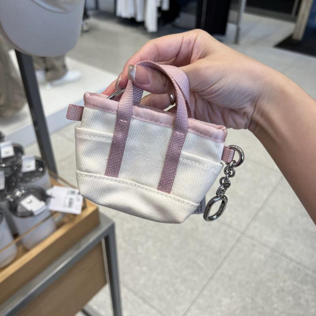 Lululemon mini fabric pouch