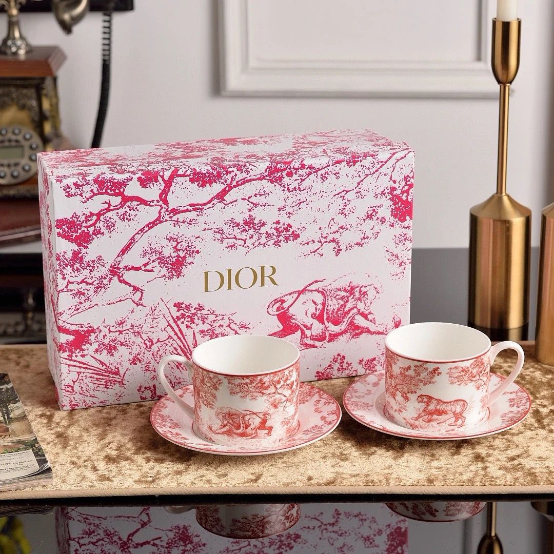 Dior cup Jungle Red