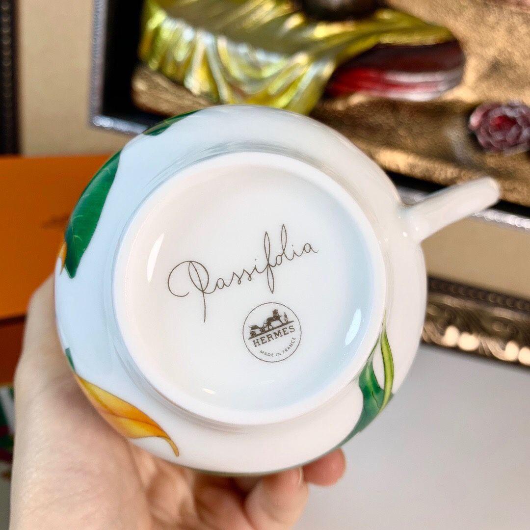 Hermes Cups & Vase Blend Gifts