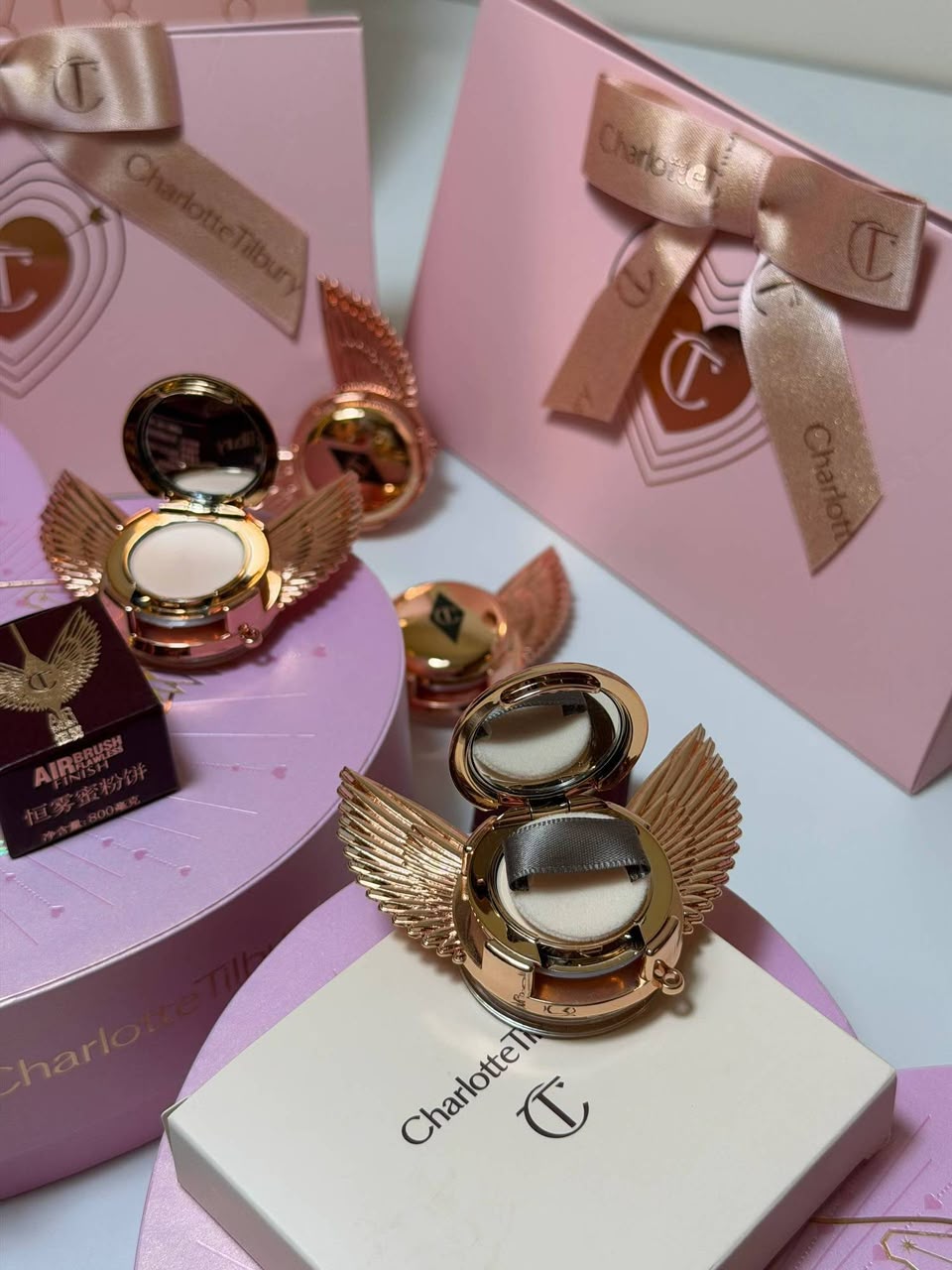 Charlotte Tilbury Winged Micro Powder Fair Winged Compact Phone Socket GWP mac