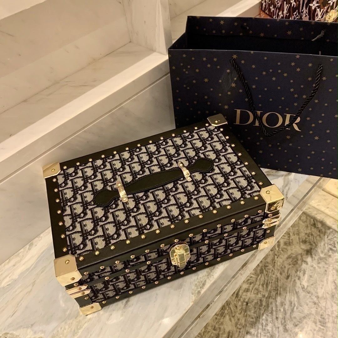 Christian Dior Lady Gift Box with Two Champagne Glasses Inside