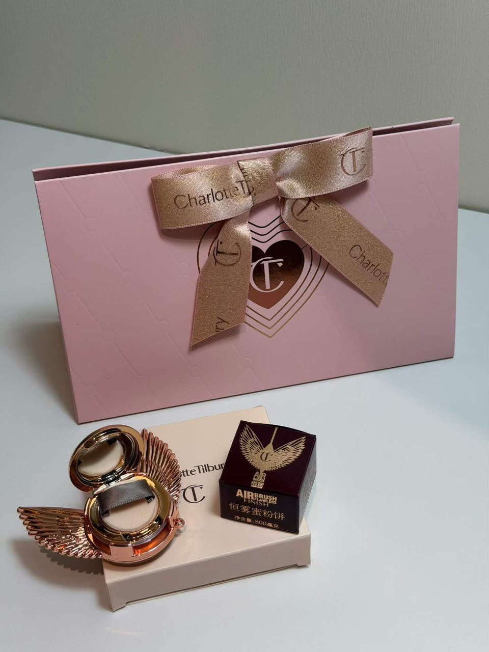 Charlotte Tilbury Winged Micro Powder Fair Winged Compact Phone Socket GWP mac